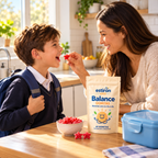 Mamá dando una gomita antes del colegio